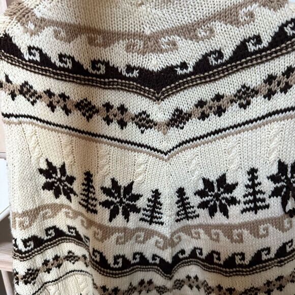 J. Crew Hand-knit 100% Wool Fair isle Motif Fringe Hooded Poncho One Size - Picture 10 of 13